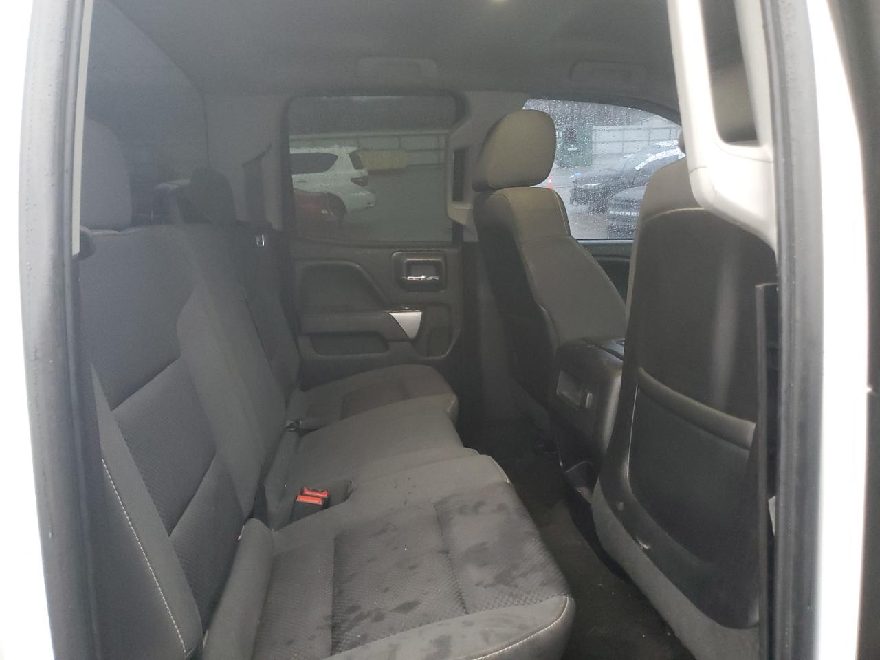 2015 Chevrolet Silverado - Image 10