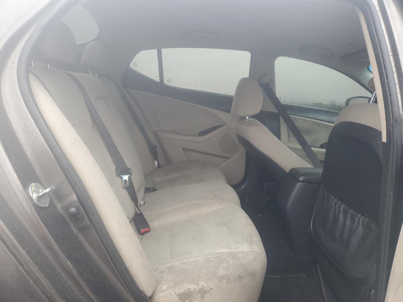 2013 Kia Optima - Image 10