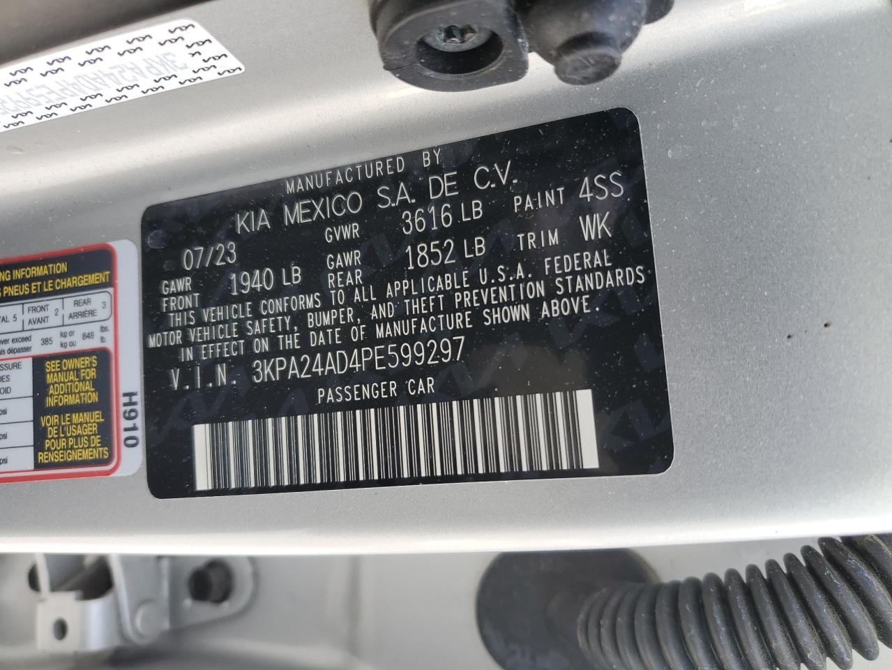 2023 Kia Rio - Image 12