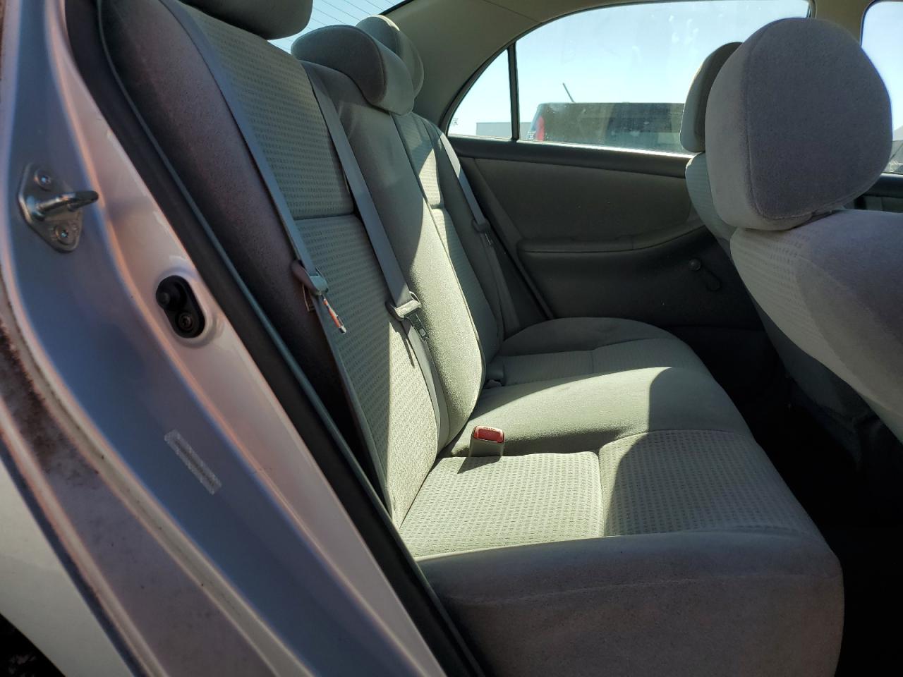 2005 Toyota Corolla - Image 11