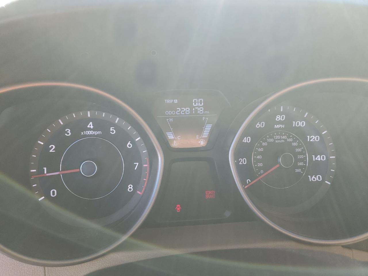 2013 Hyundai Elantra - Image 9