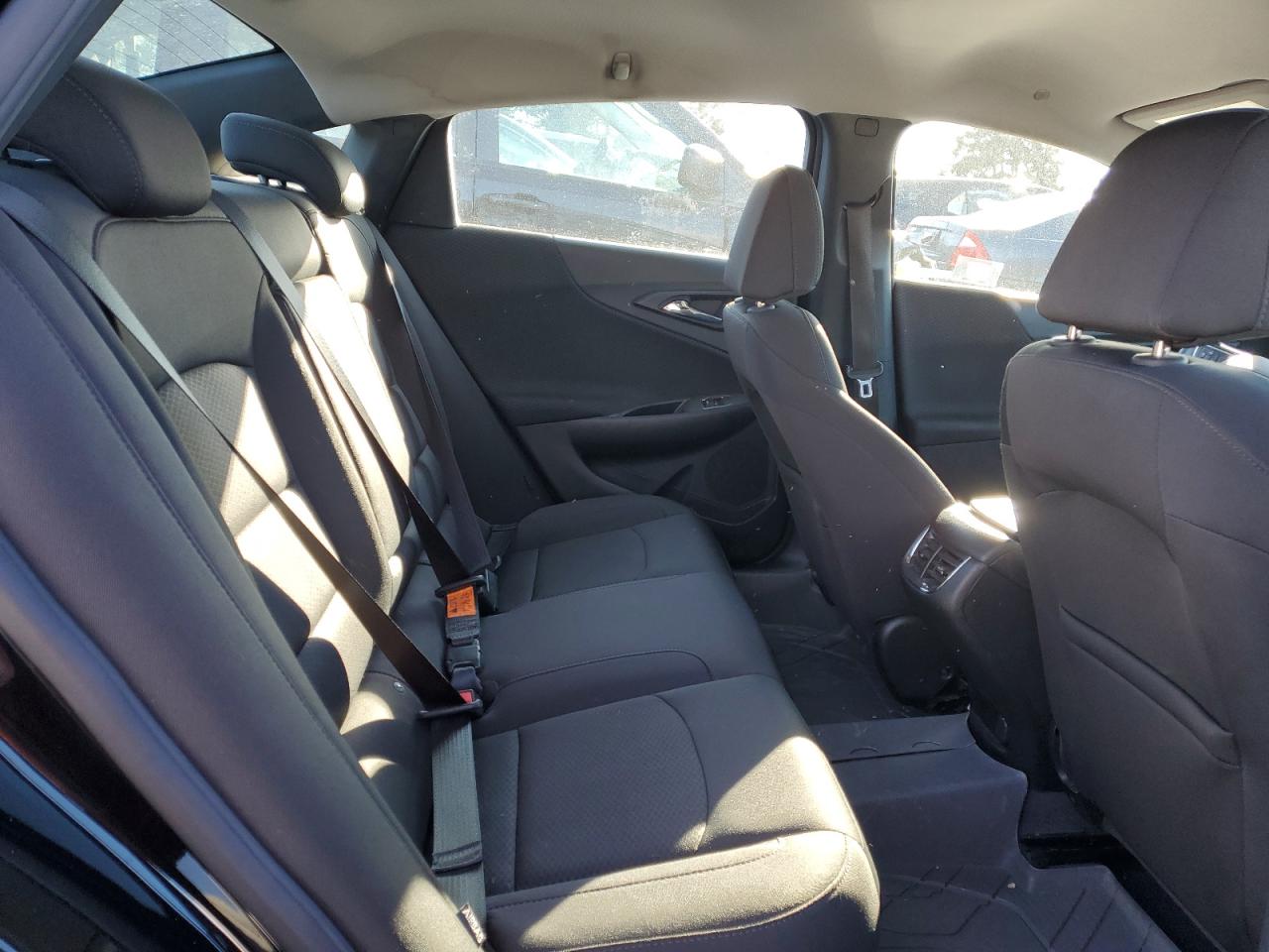 2018 Chevrolet Malibu - Image 11