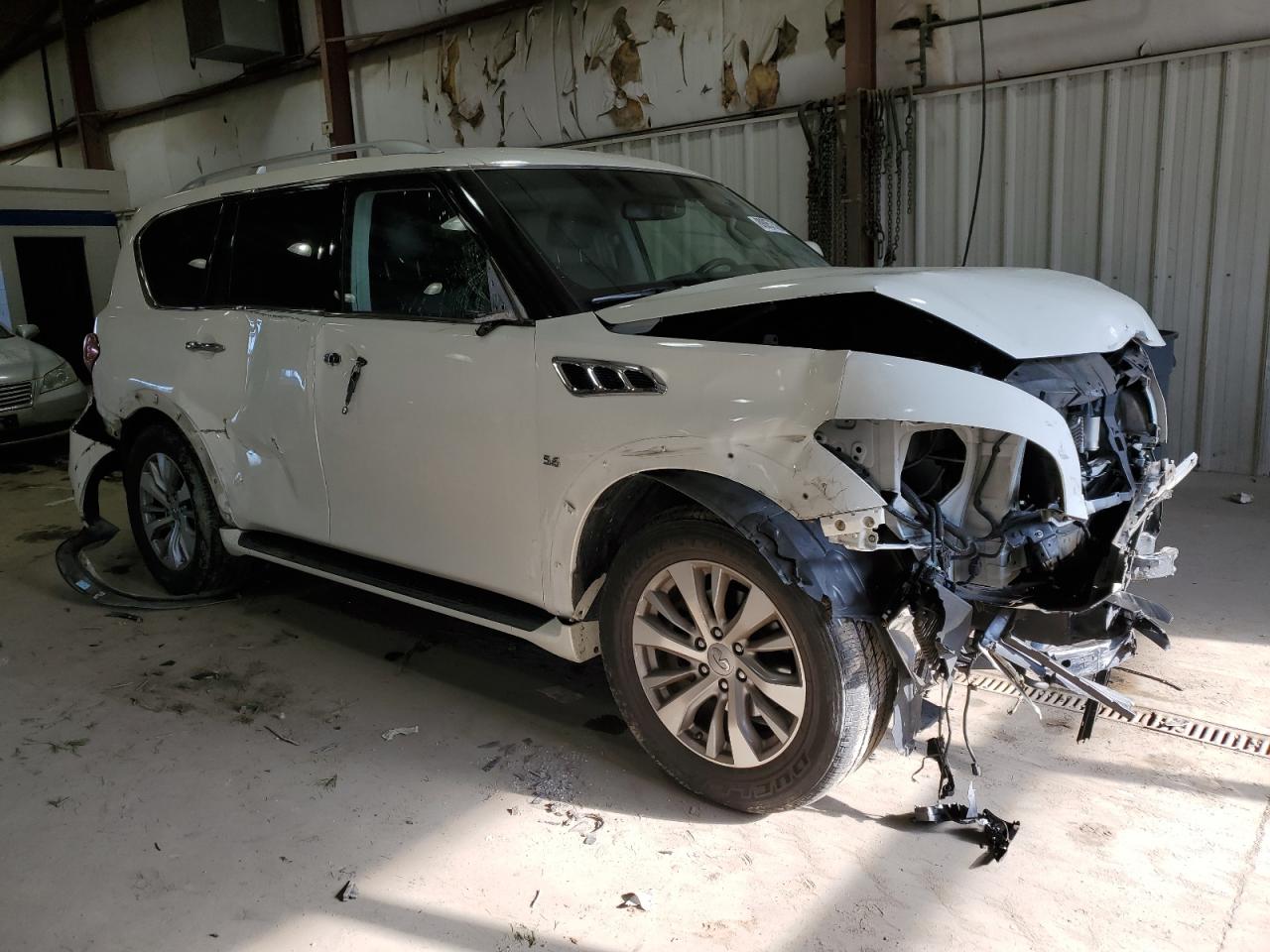 2017 Infiniti QX80 - Image 4