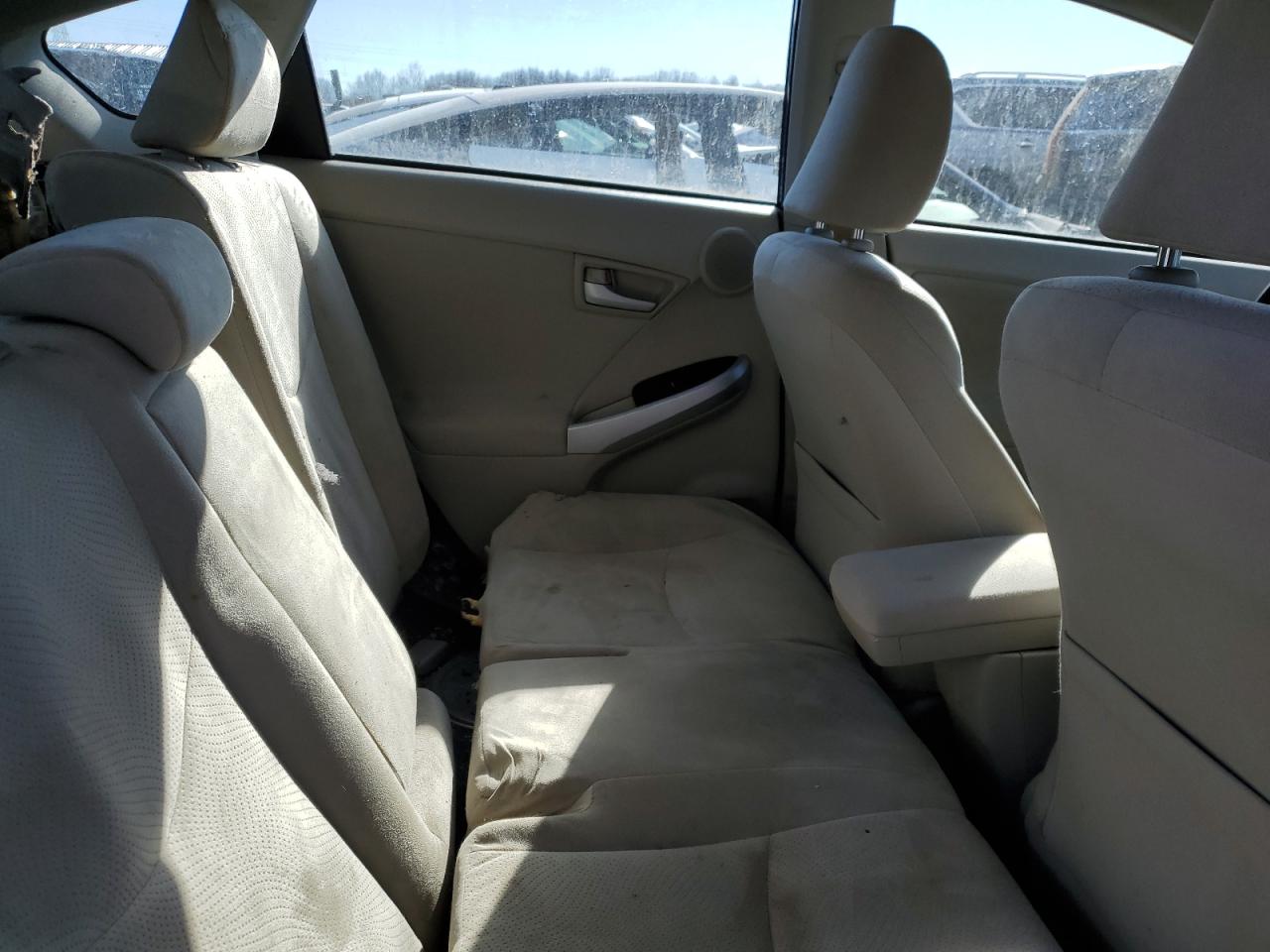 2010 Toyota Prius - Image 10