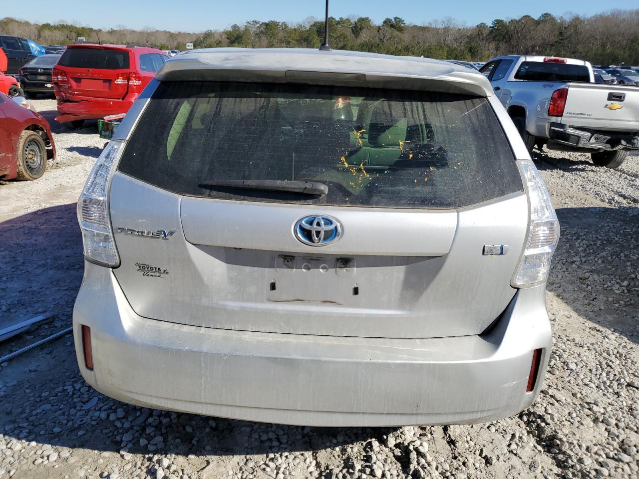 2013 Toyota Prius - Image 6