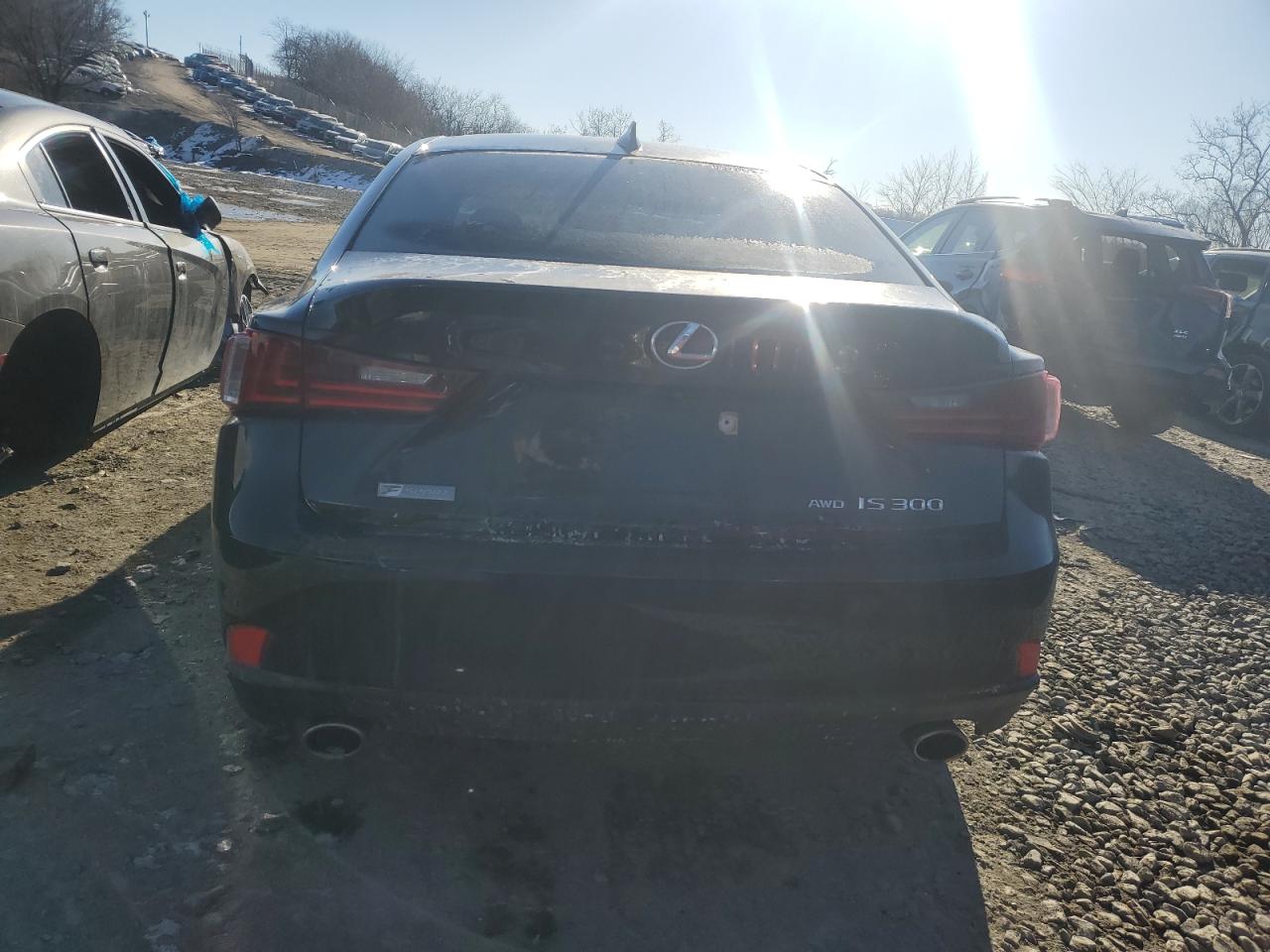 2016 Lexus IS - Image 6