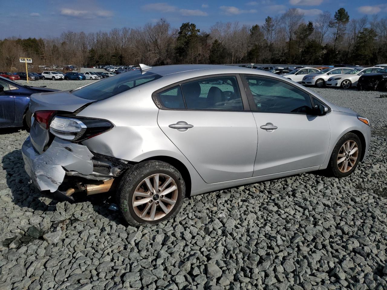 2017 Kia Forte - Image 3