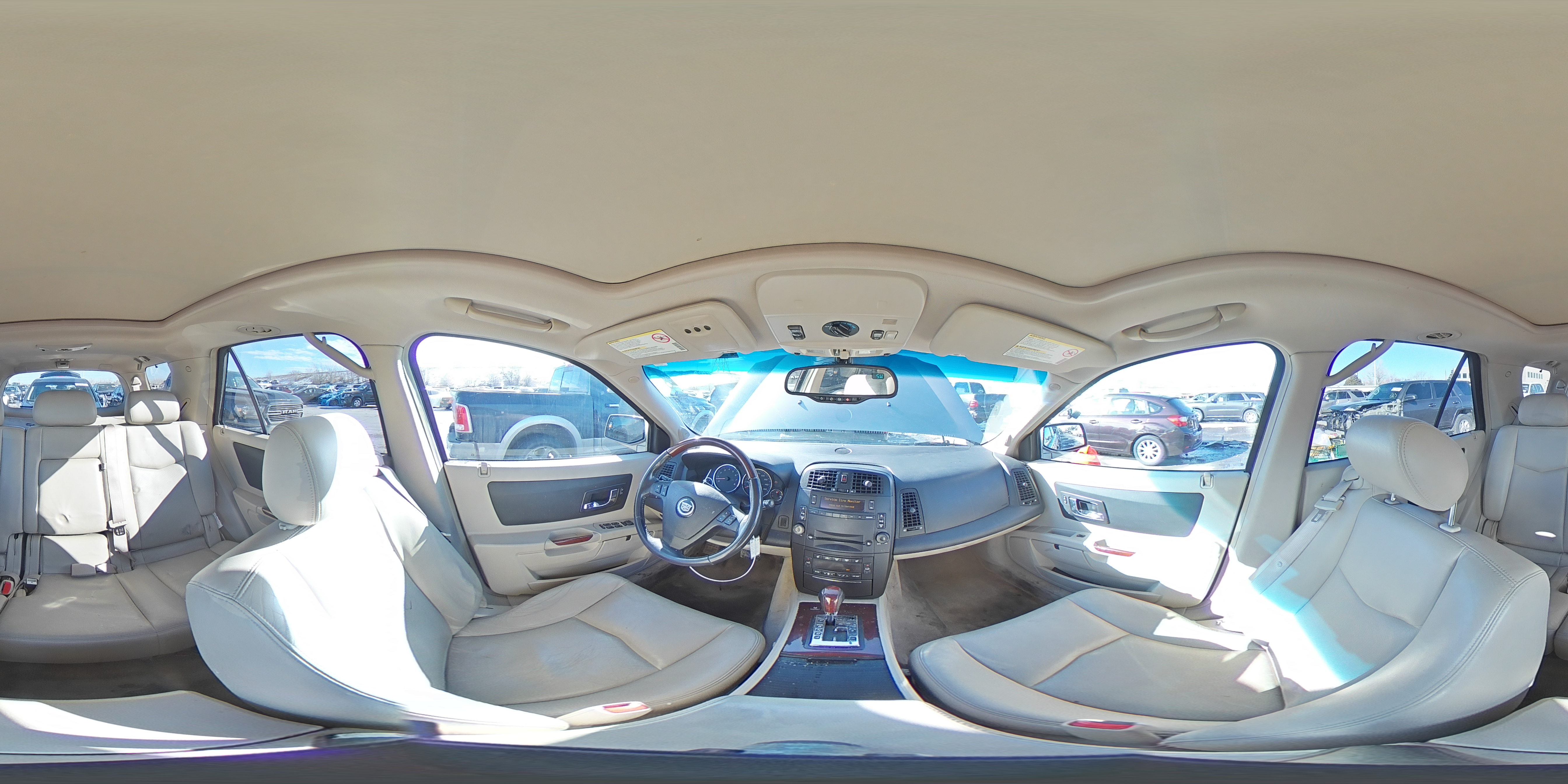 2005 Cadillac SRX - Image 16