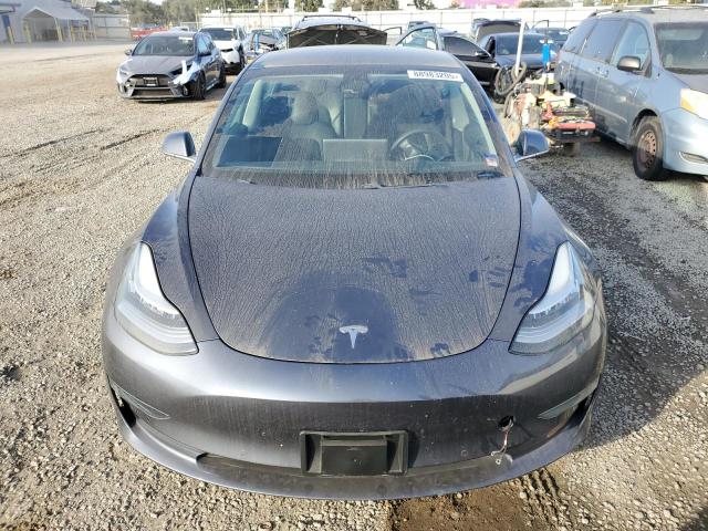  TESLA MODEL 3 2020 Сріблястий