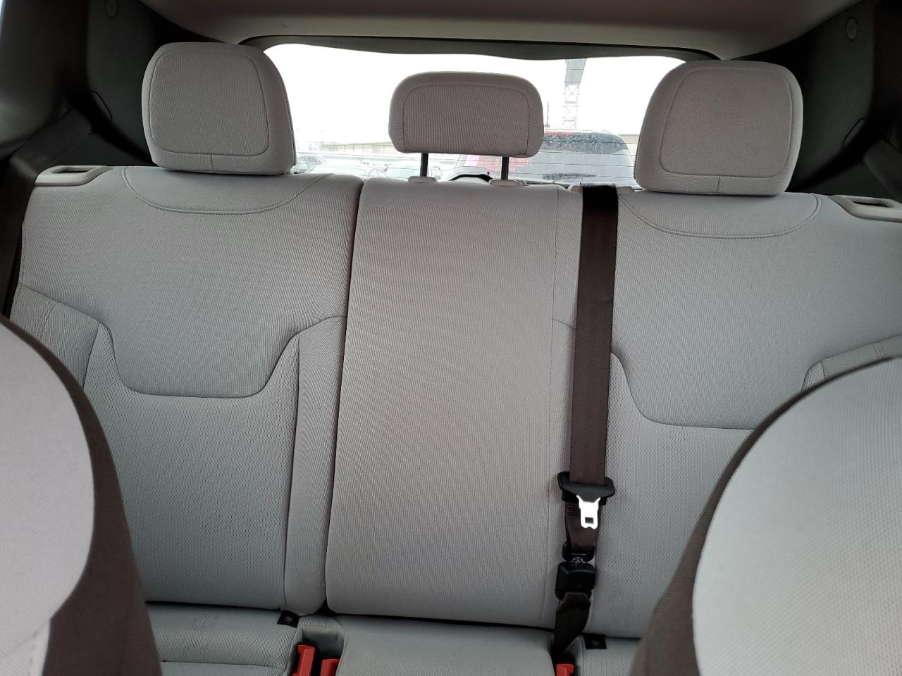 2015 Jeep Renegade - Image 10