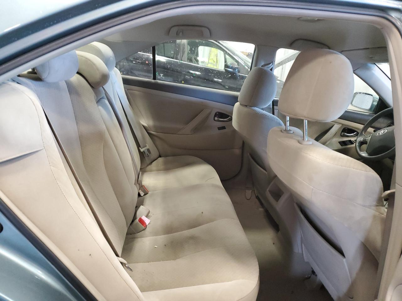 2009 Toyota Camry - Image 10
