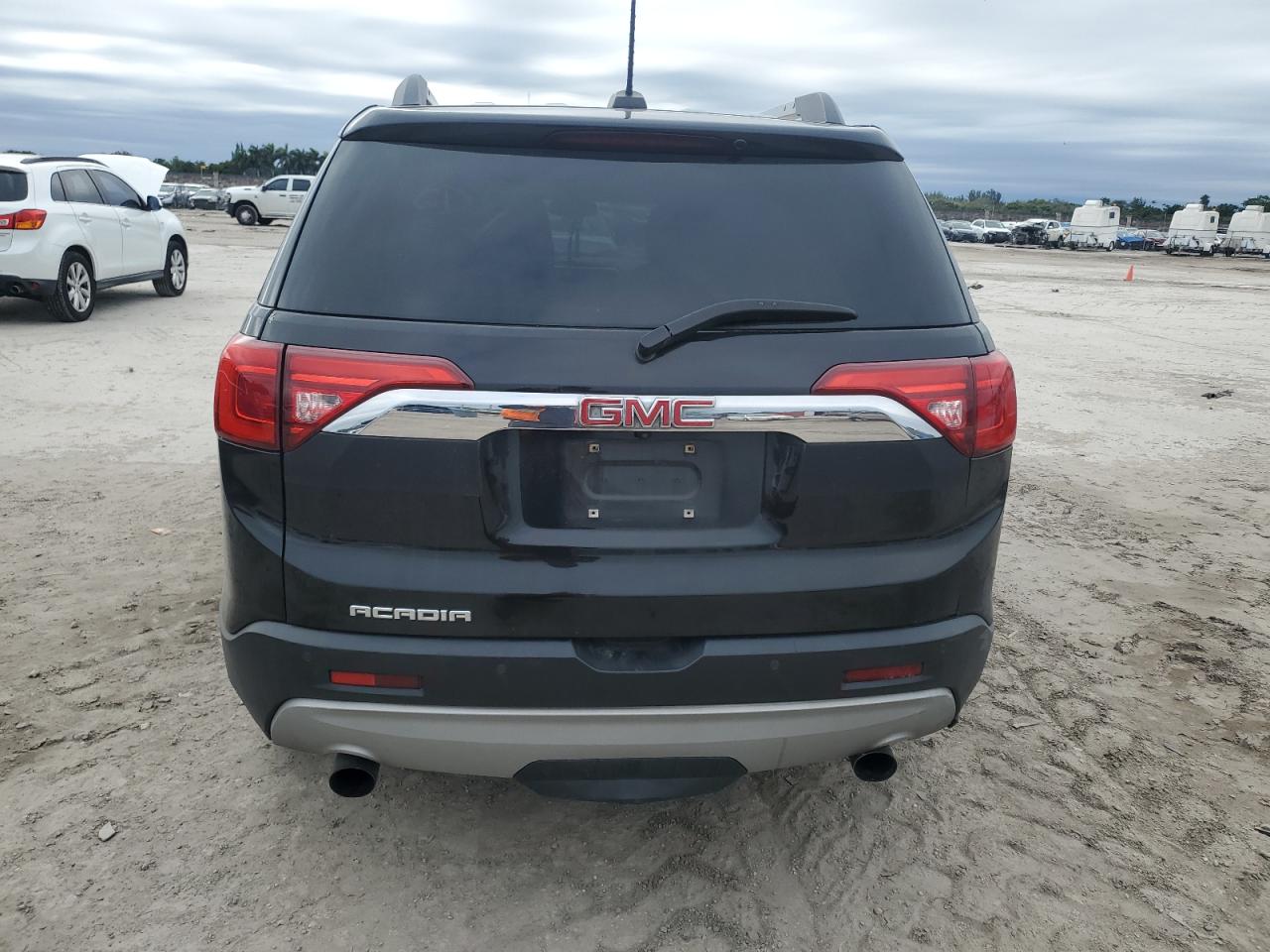 2017 GMC Acadia - Image 6