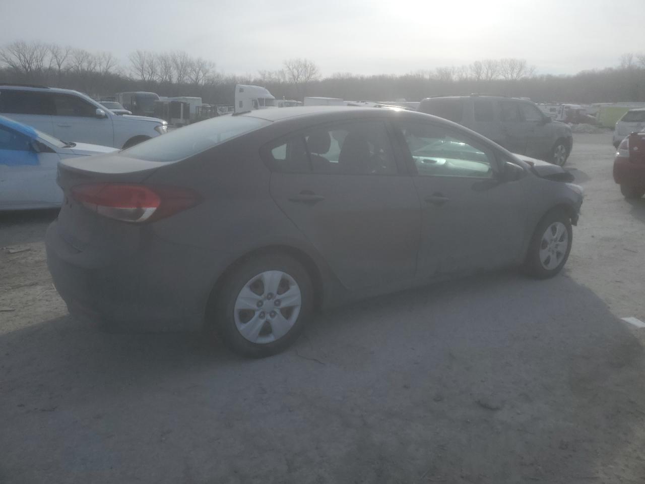 2017 Kia Forte - Image 3
