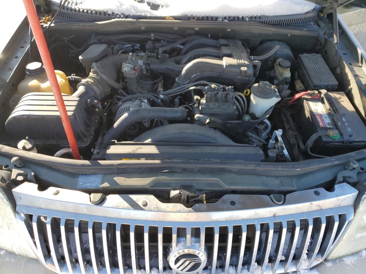 2004 Mercury Mountaineer - Image 12