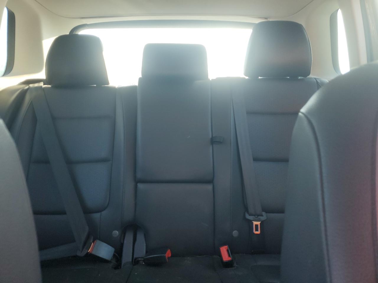 2015 Volkswagen Tiguan - Image 10