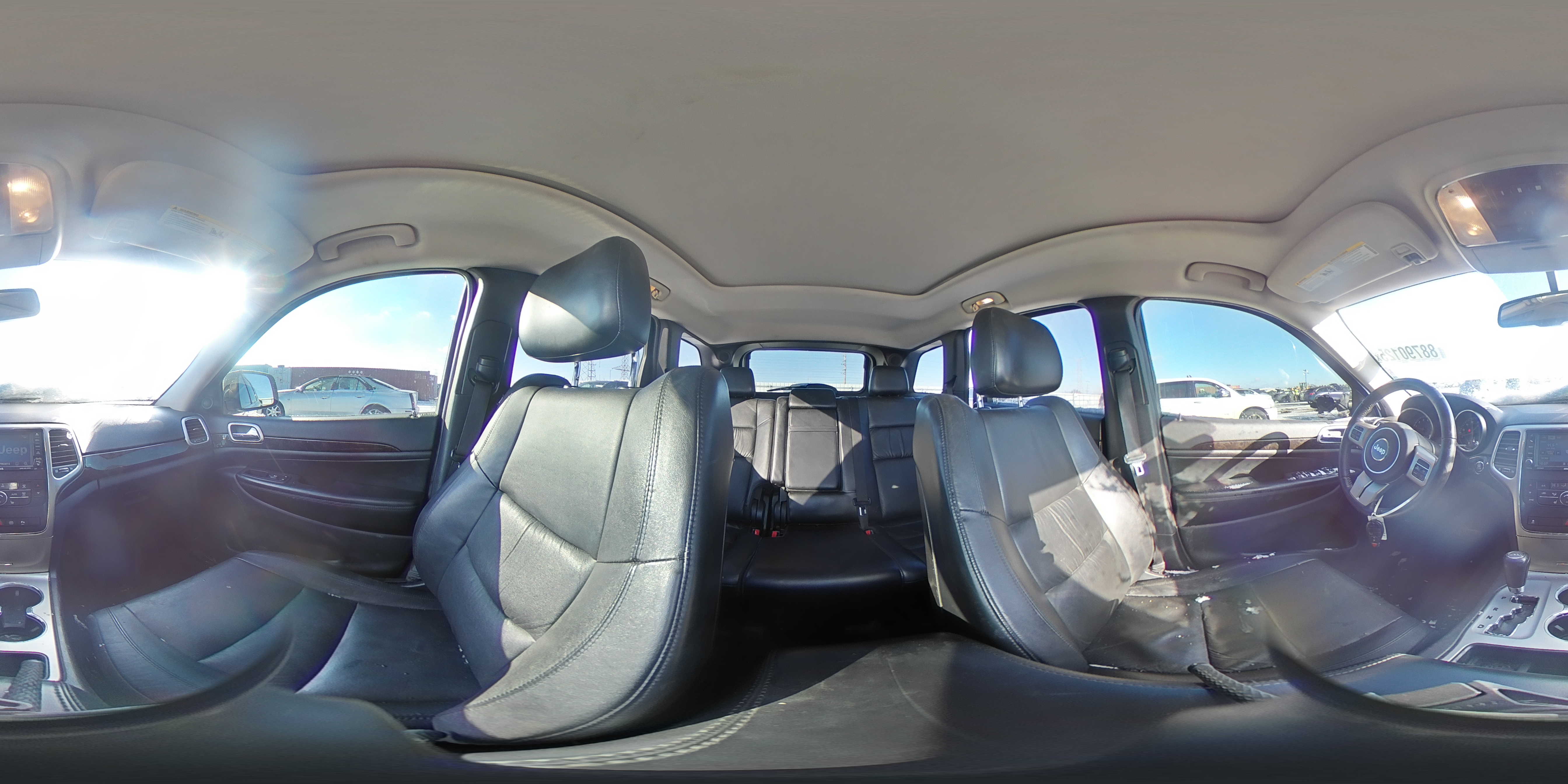 2012 Jeep Grand Cherokee - Image 12