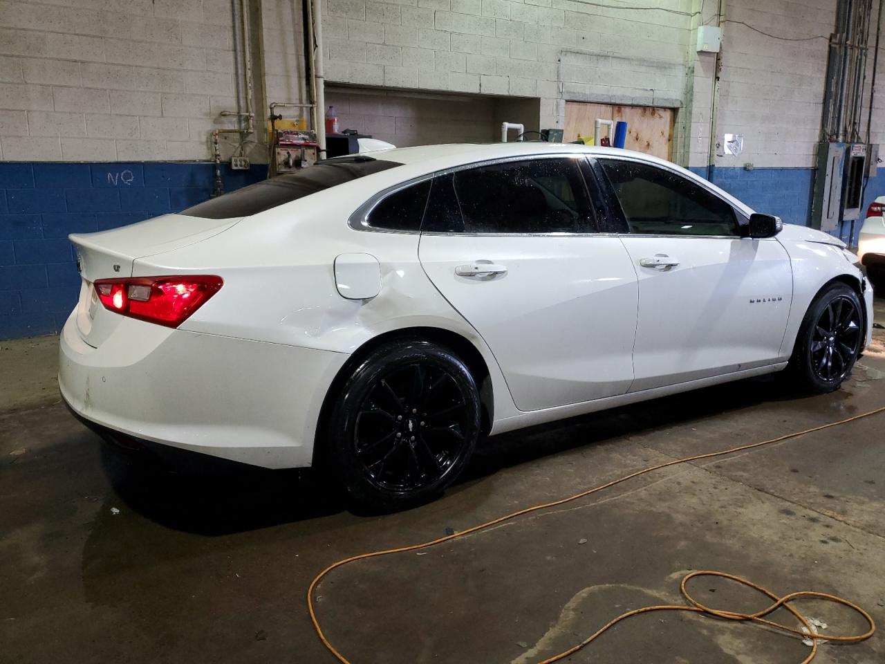 2016 Chevrolet Malibu - Image 3