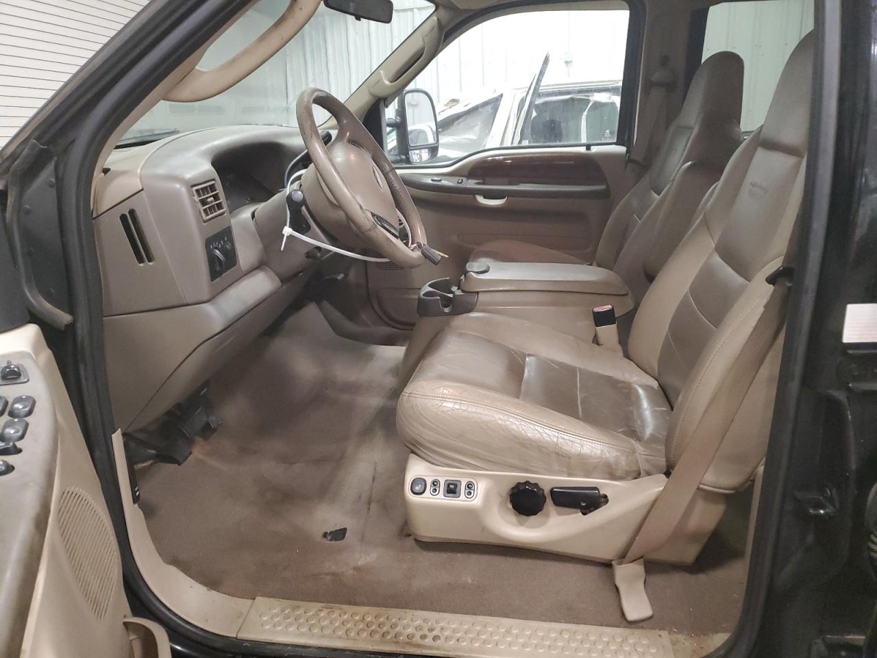 2003 Ford F250 - Image 7