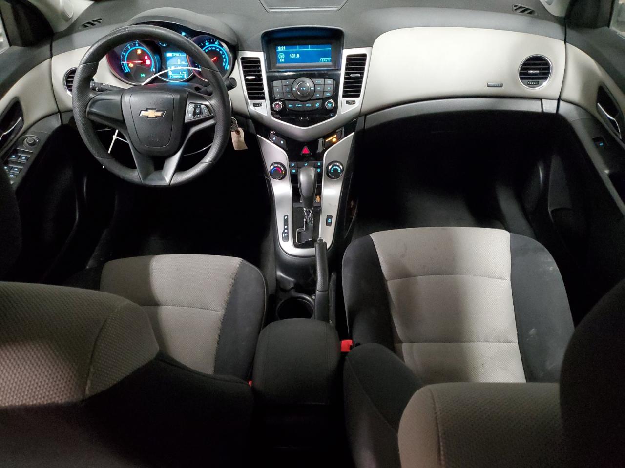 2014 Chevrolet Cruze - Image 8