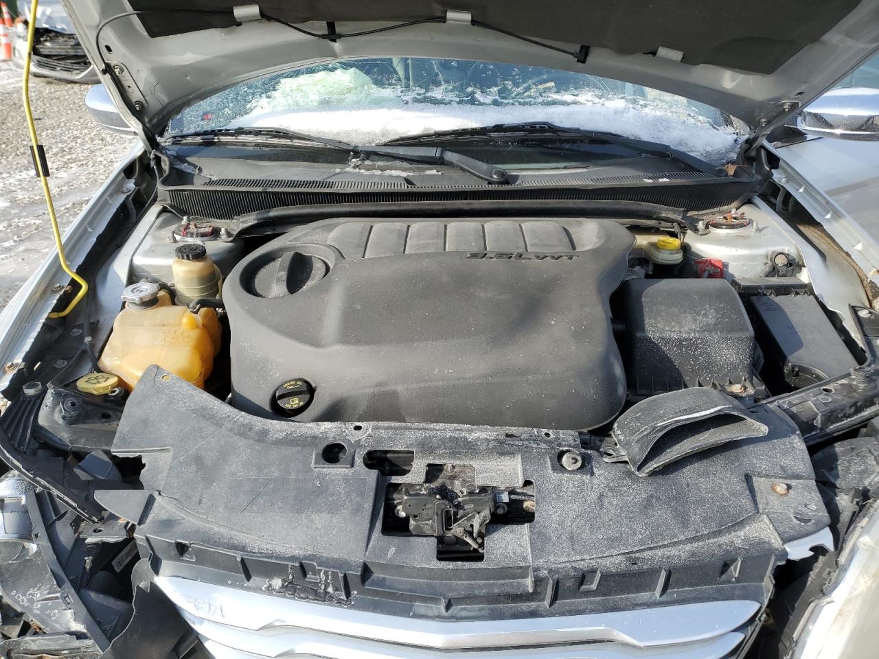 2011 Chrysler 200 - Image 11