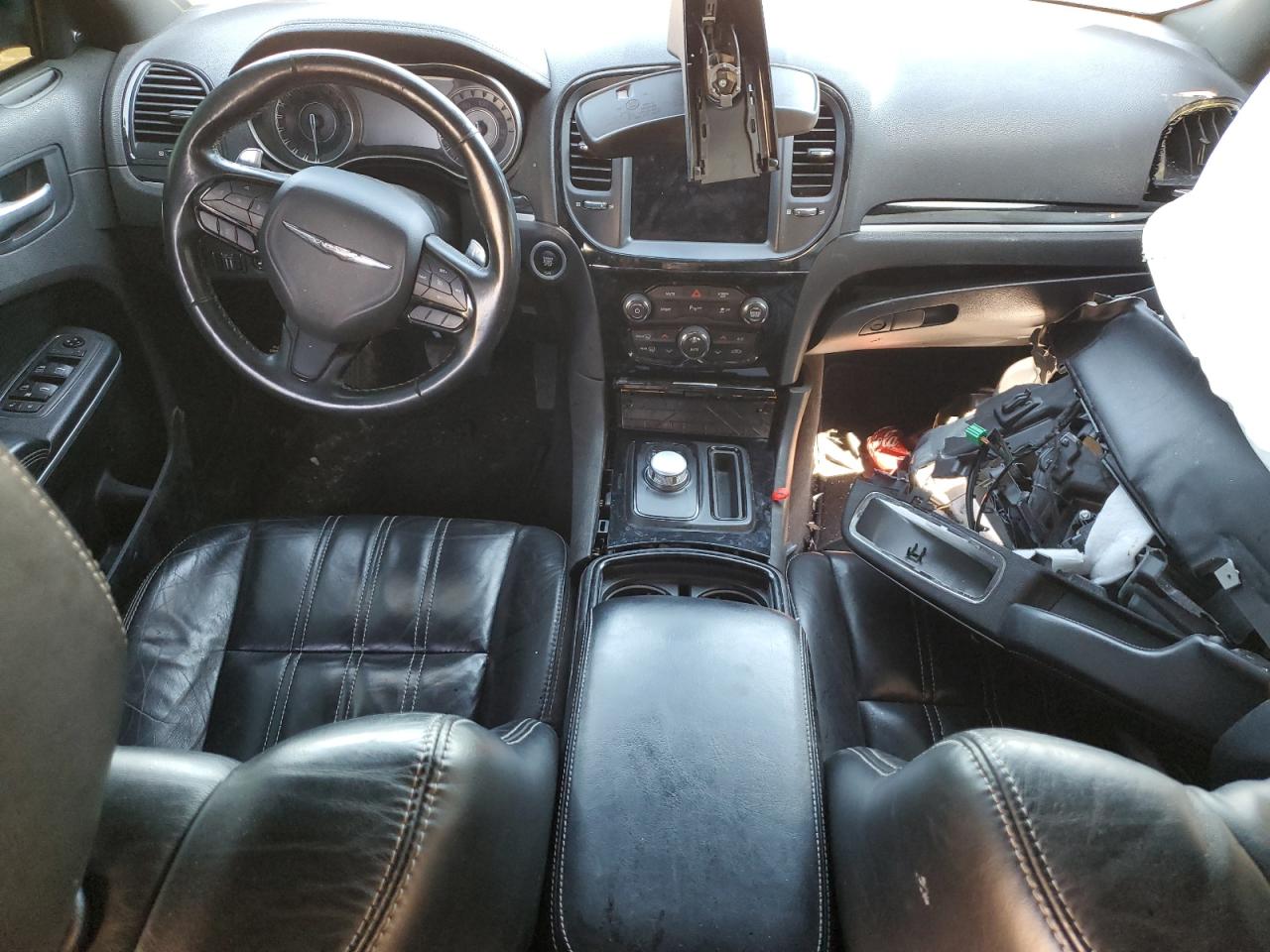 2021 Chrysler 300 - Image 8