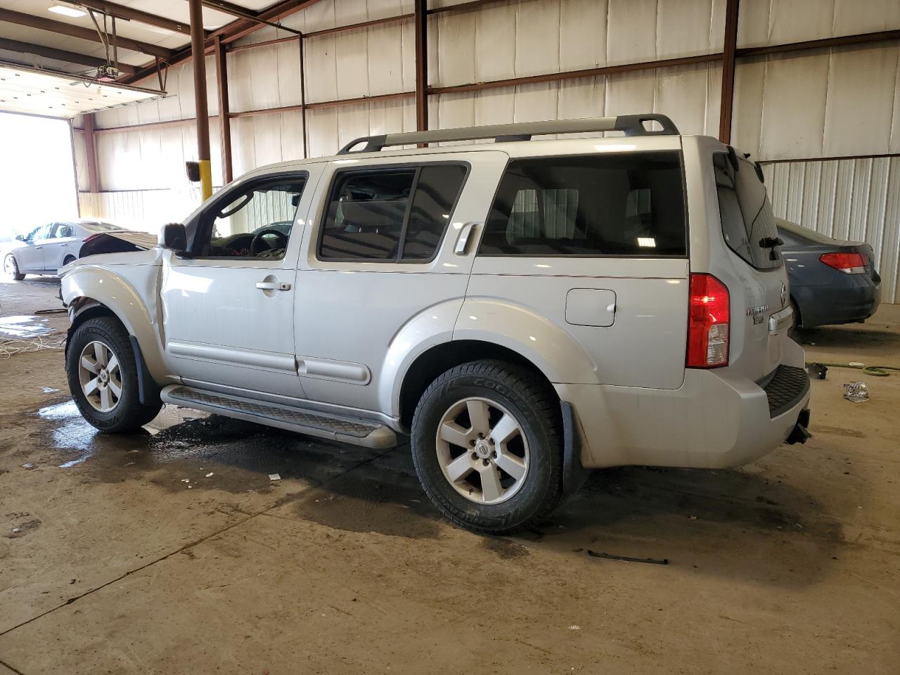 2012 Nissan Pathfinder - Image 2