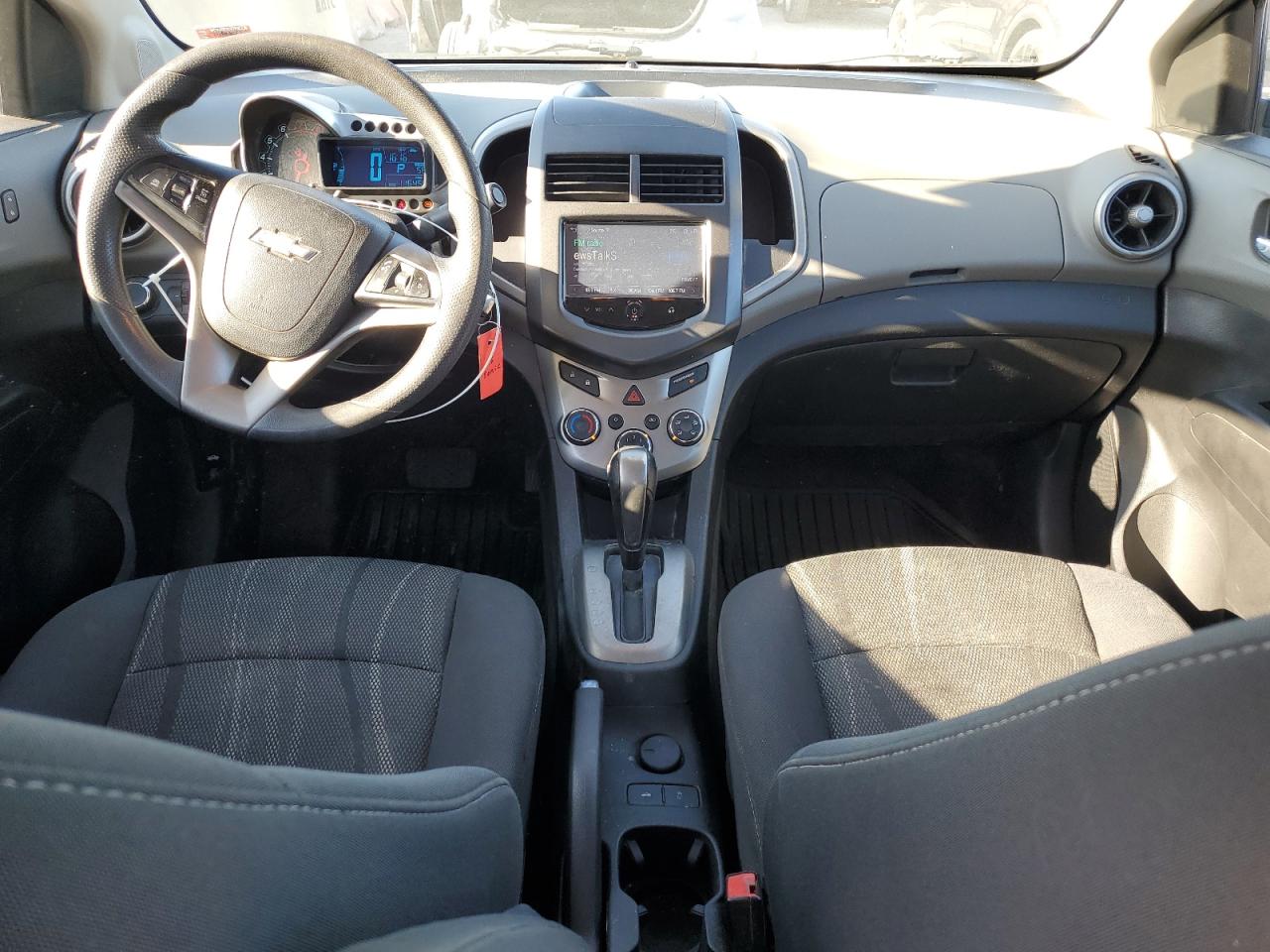 2016 Chevrolet Sonic - Image 8