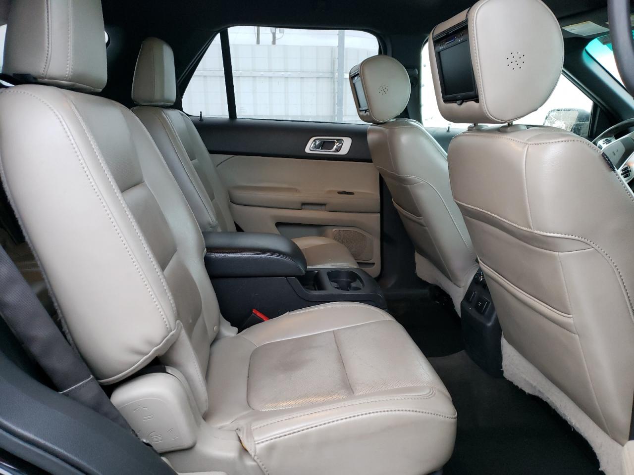 2012 Ford Explorer - Image 11