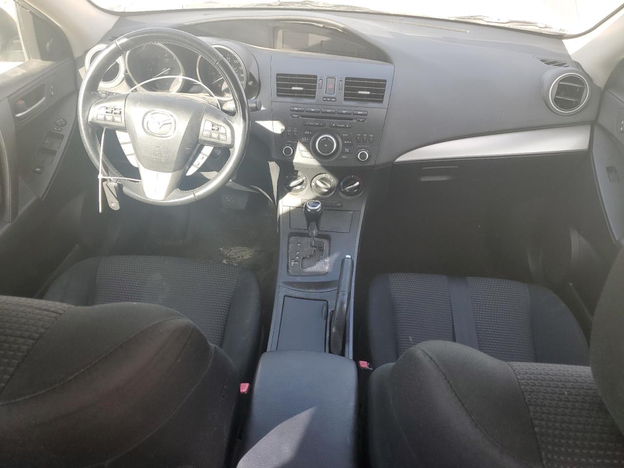 2012 Mazda 3 - Image 8