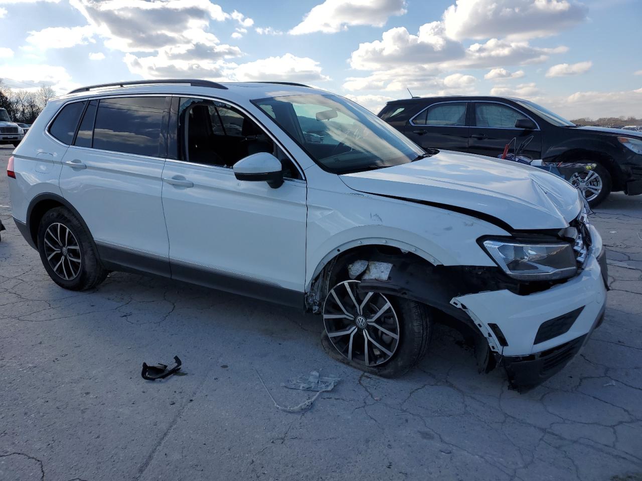 2021 Volkswagen Tiguan - Image 4