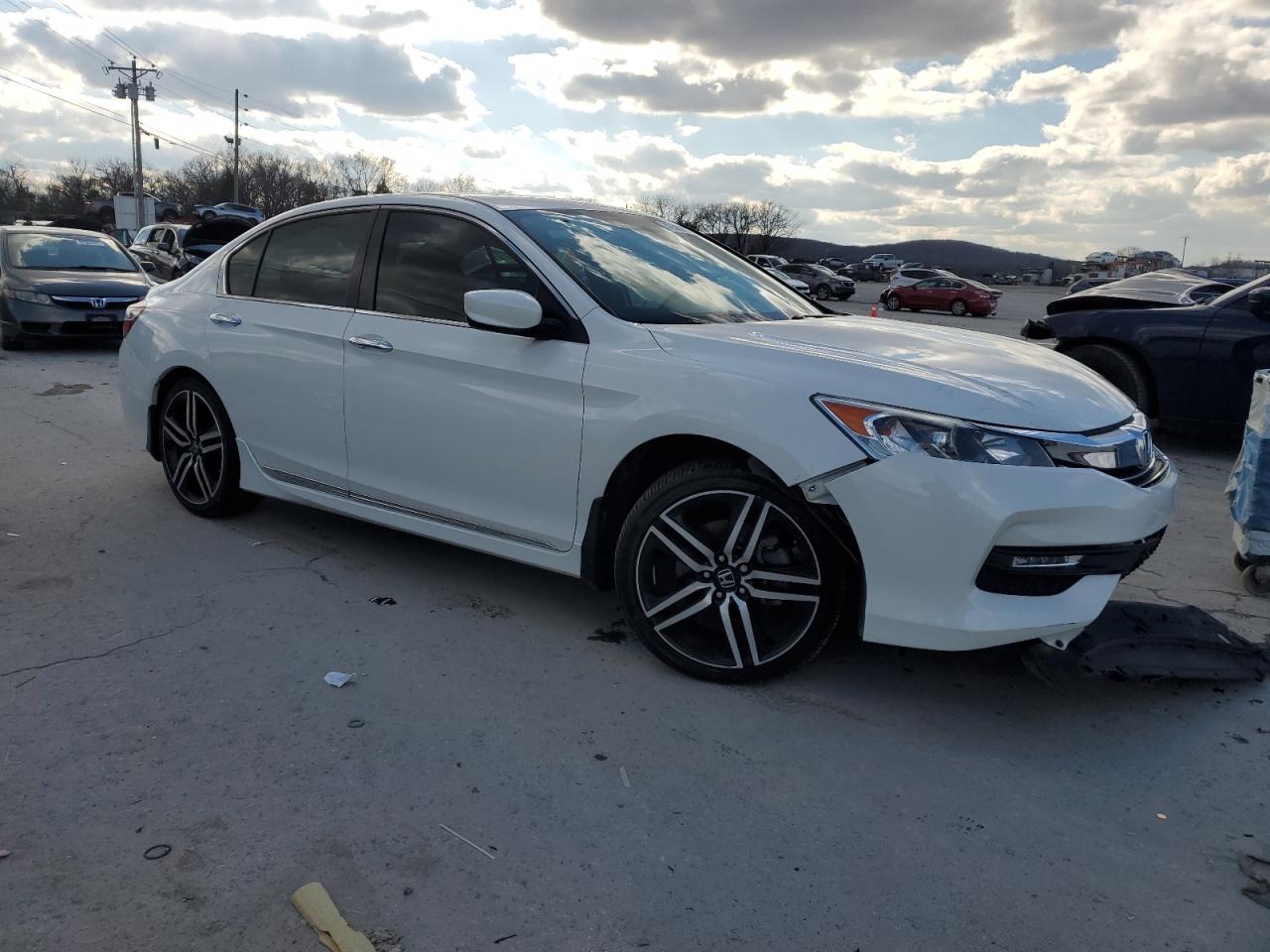 2017 Honda Accord - Image 4