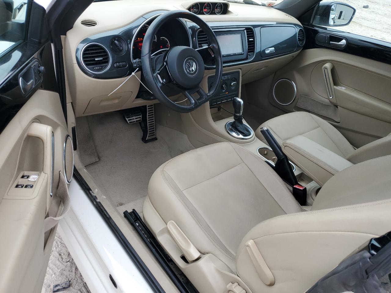 2013 Volkswagen Beetle - Image 8