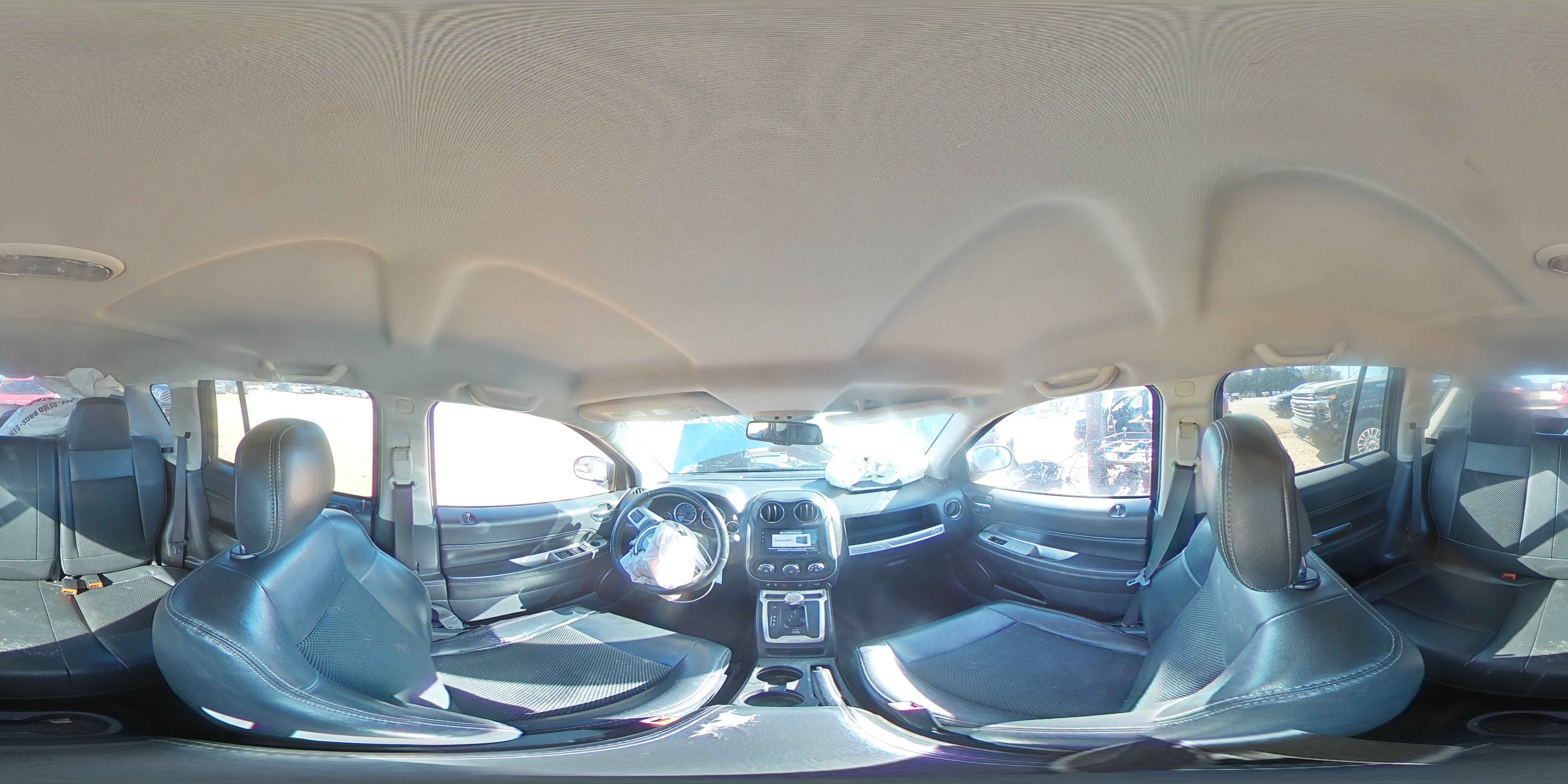 2016 Jeep Compass - Image 12