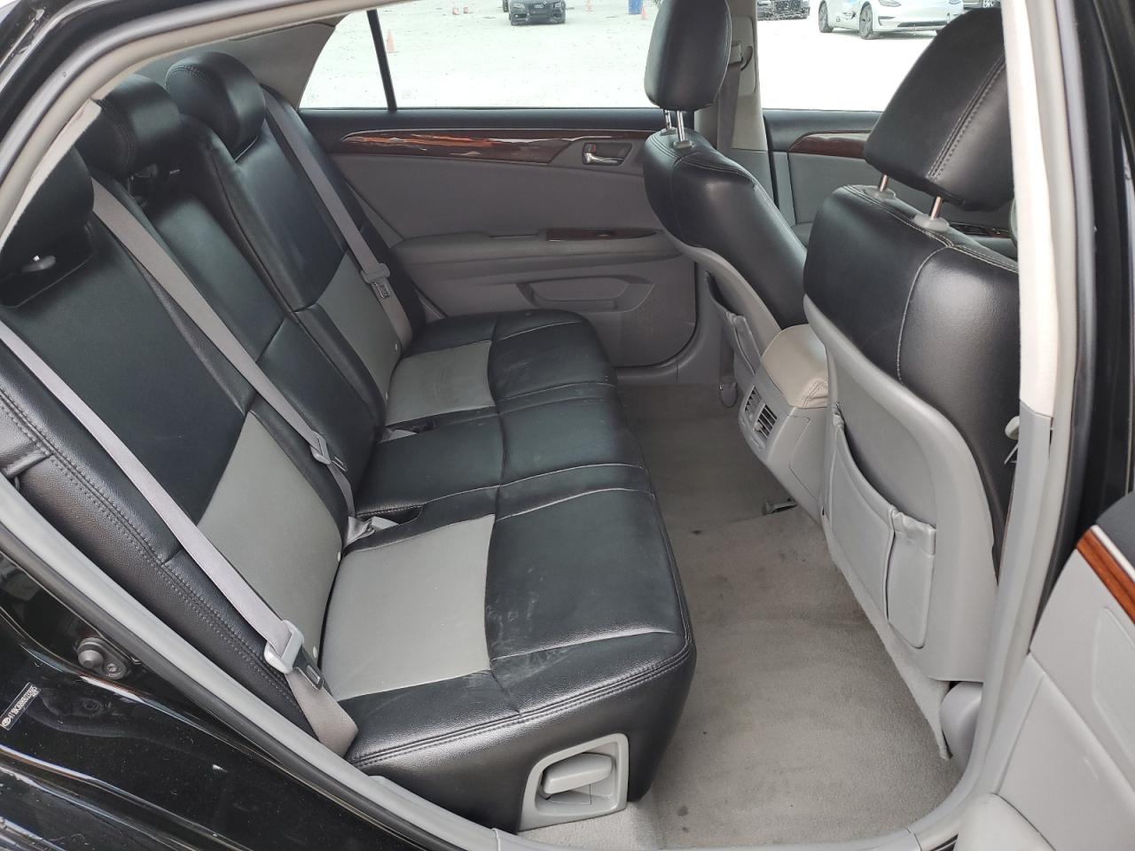 2009 Toyota Avalon - Image 10