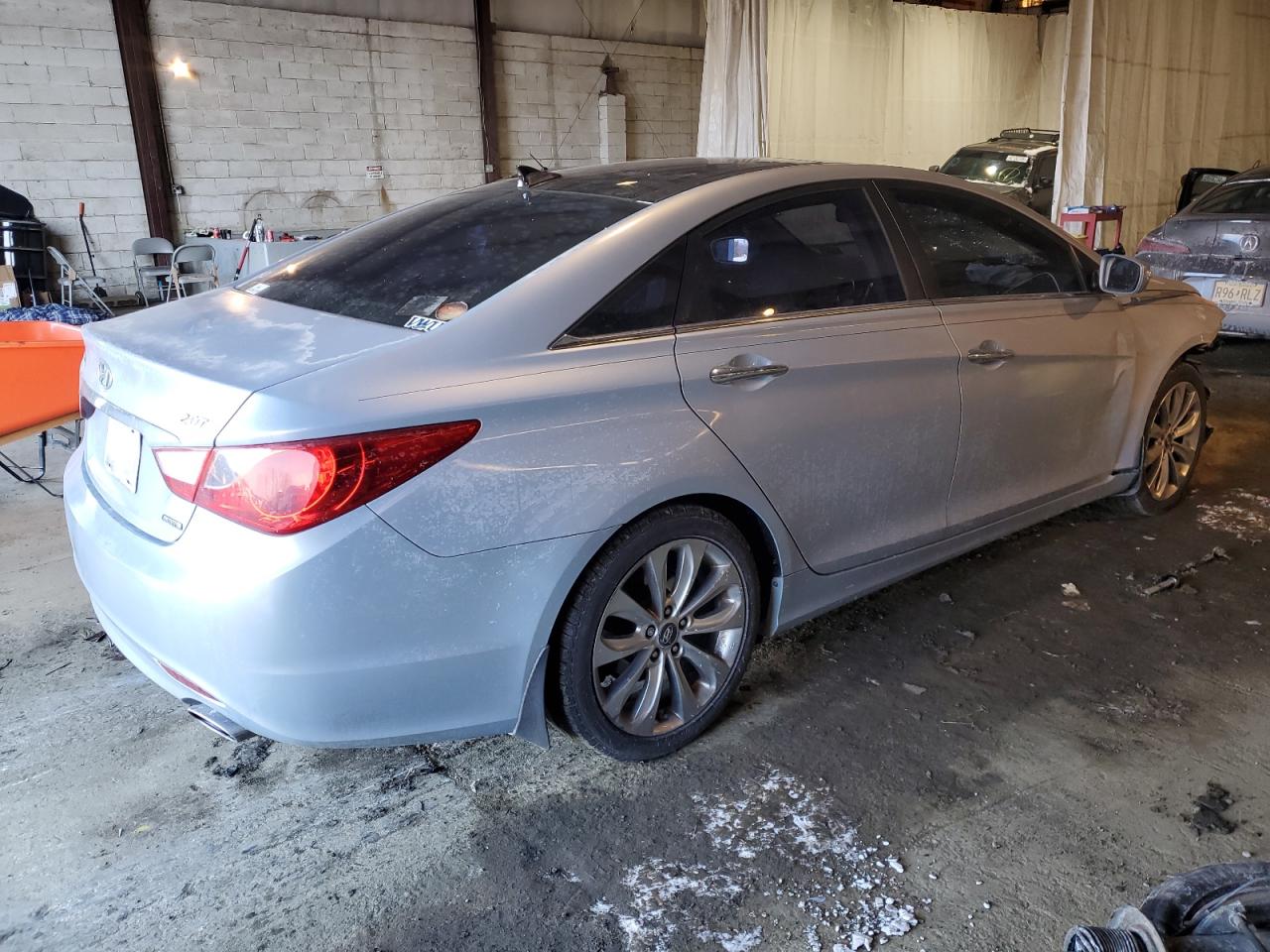 2012 Hyundai Sonata - Image 3