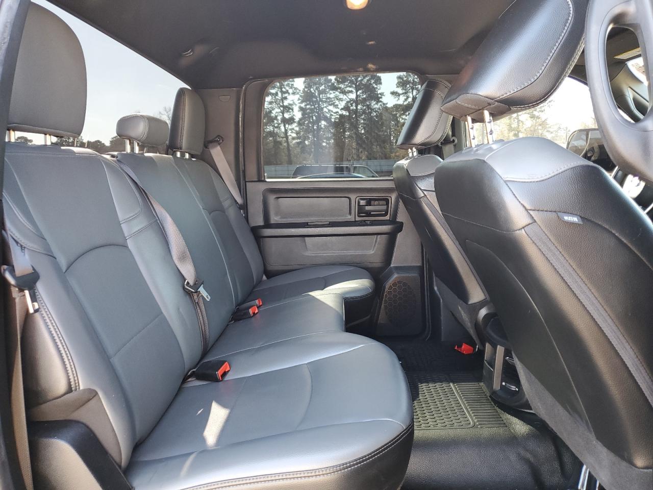 2022 RAM 3500 - Image 10