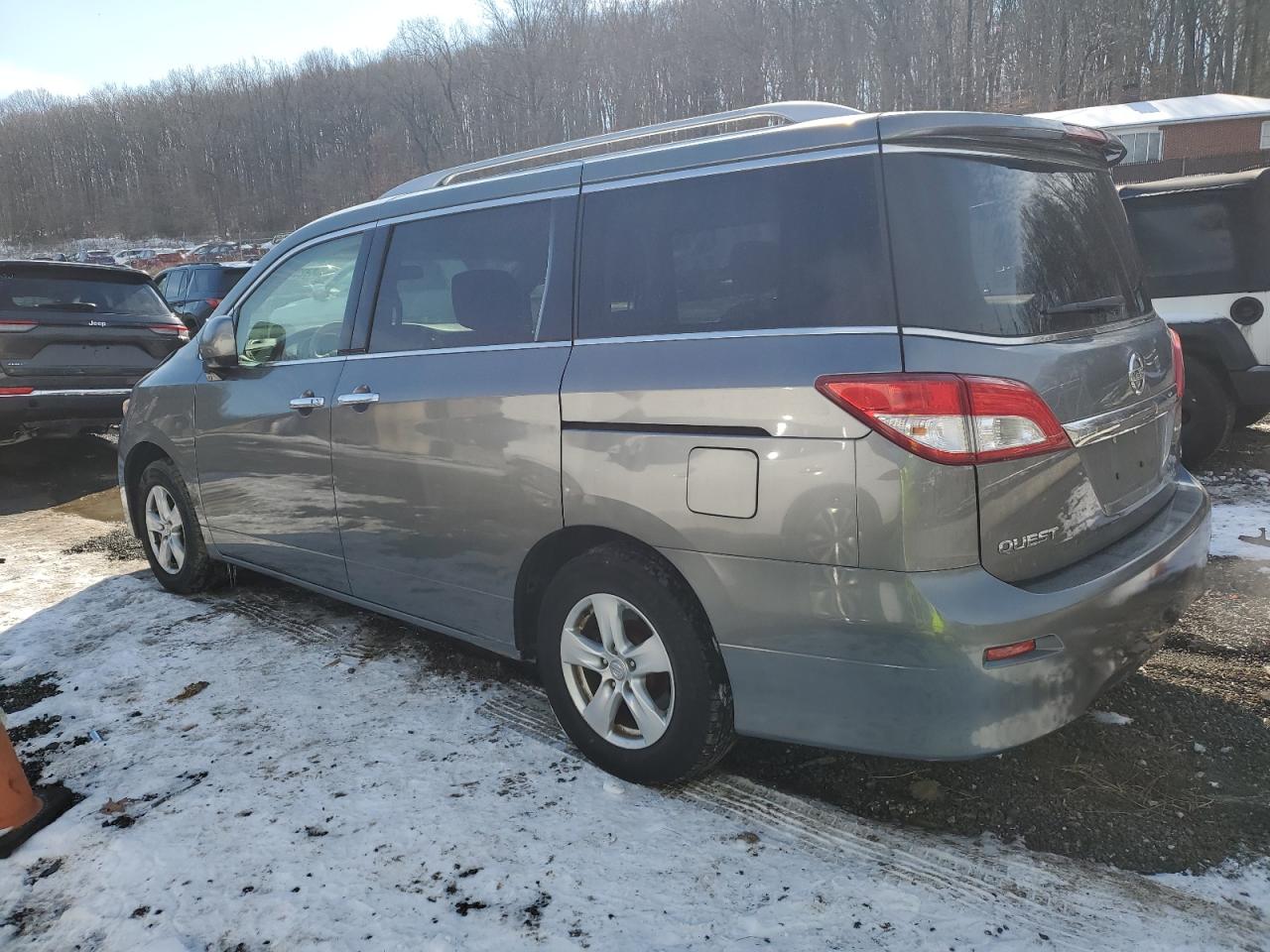 2017 Nissan Quest - Image 2