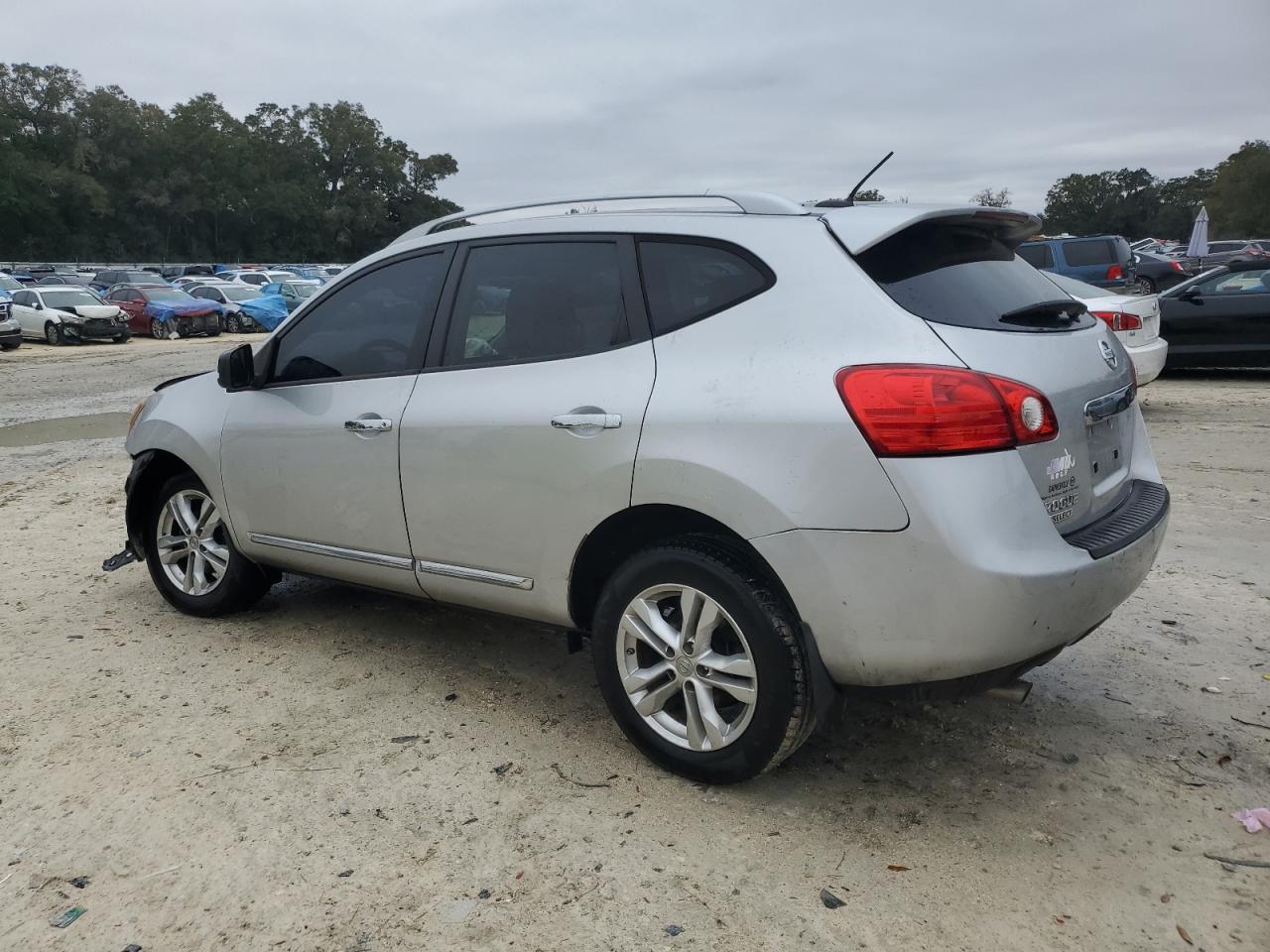 2015 Nissan Rogue - Image 2