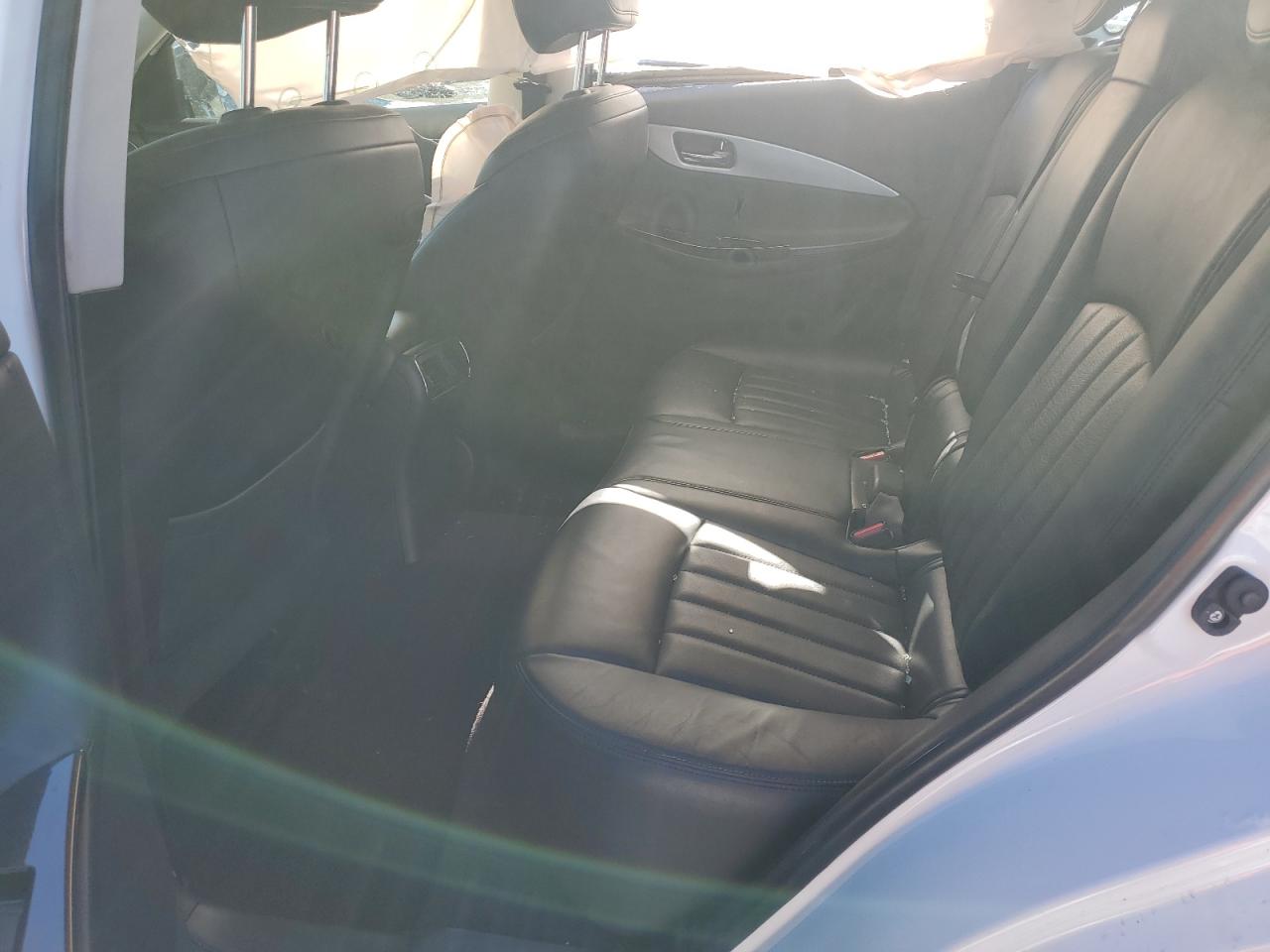 2016 Infiniti QX50 - Image 11