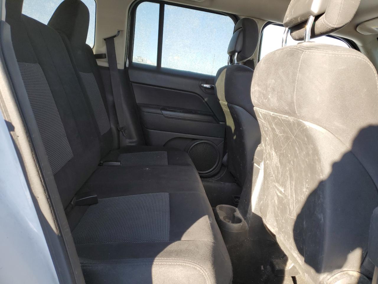2011 Jeep Liberty (Patriot) - Image 11