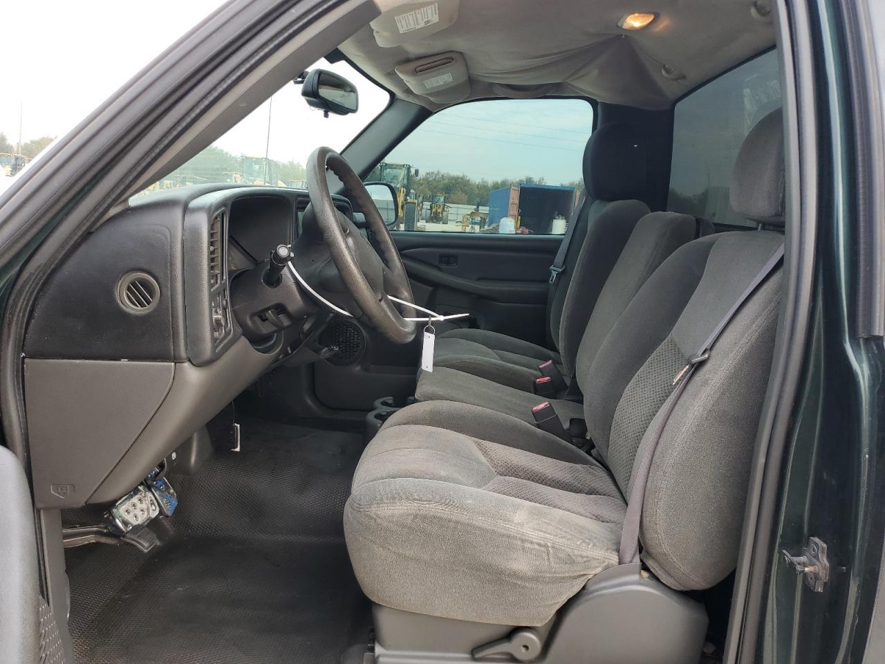 2004 Chevrolet Silverado - Image 5