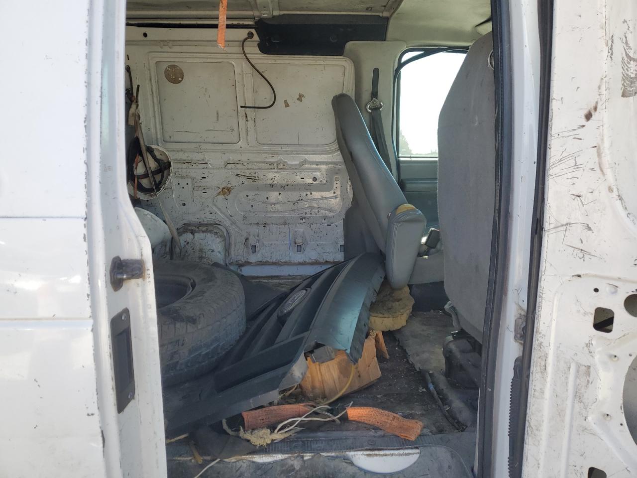 2008 Ford Econoline - Image 11