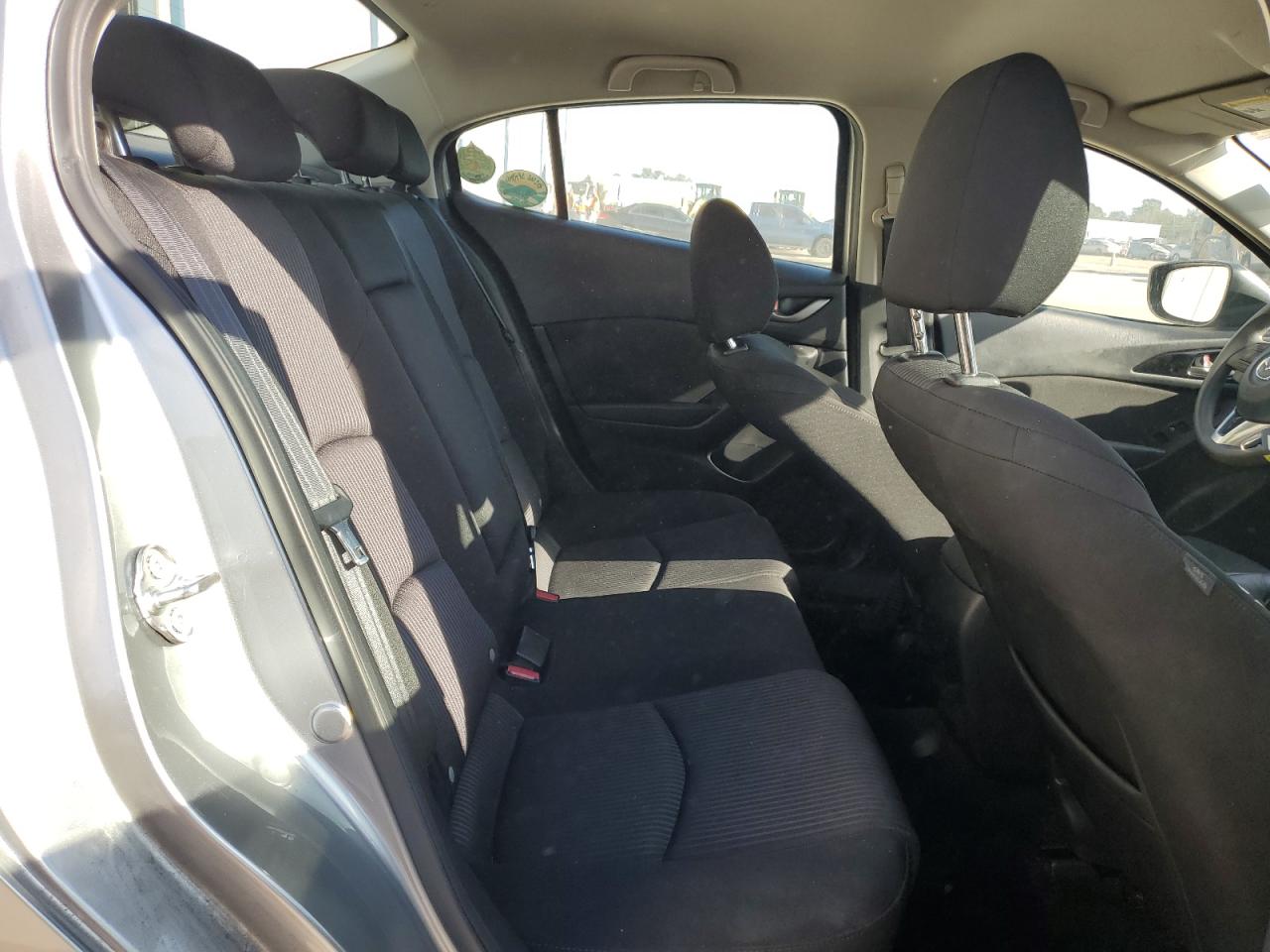 2016 Mazda 3 - Image 10