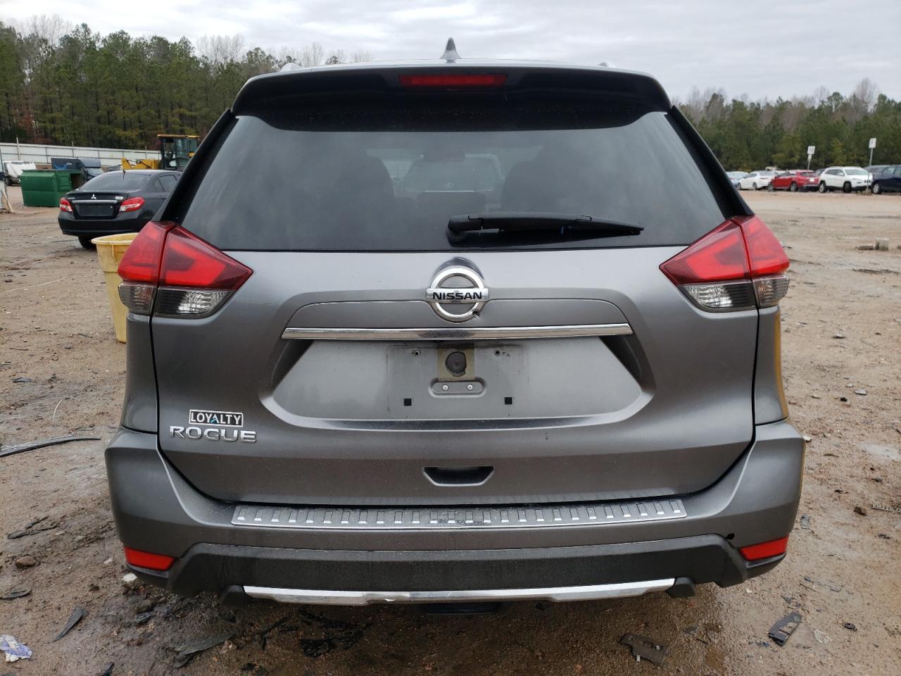 2017 Nissan Rogue - Image 6