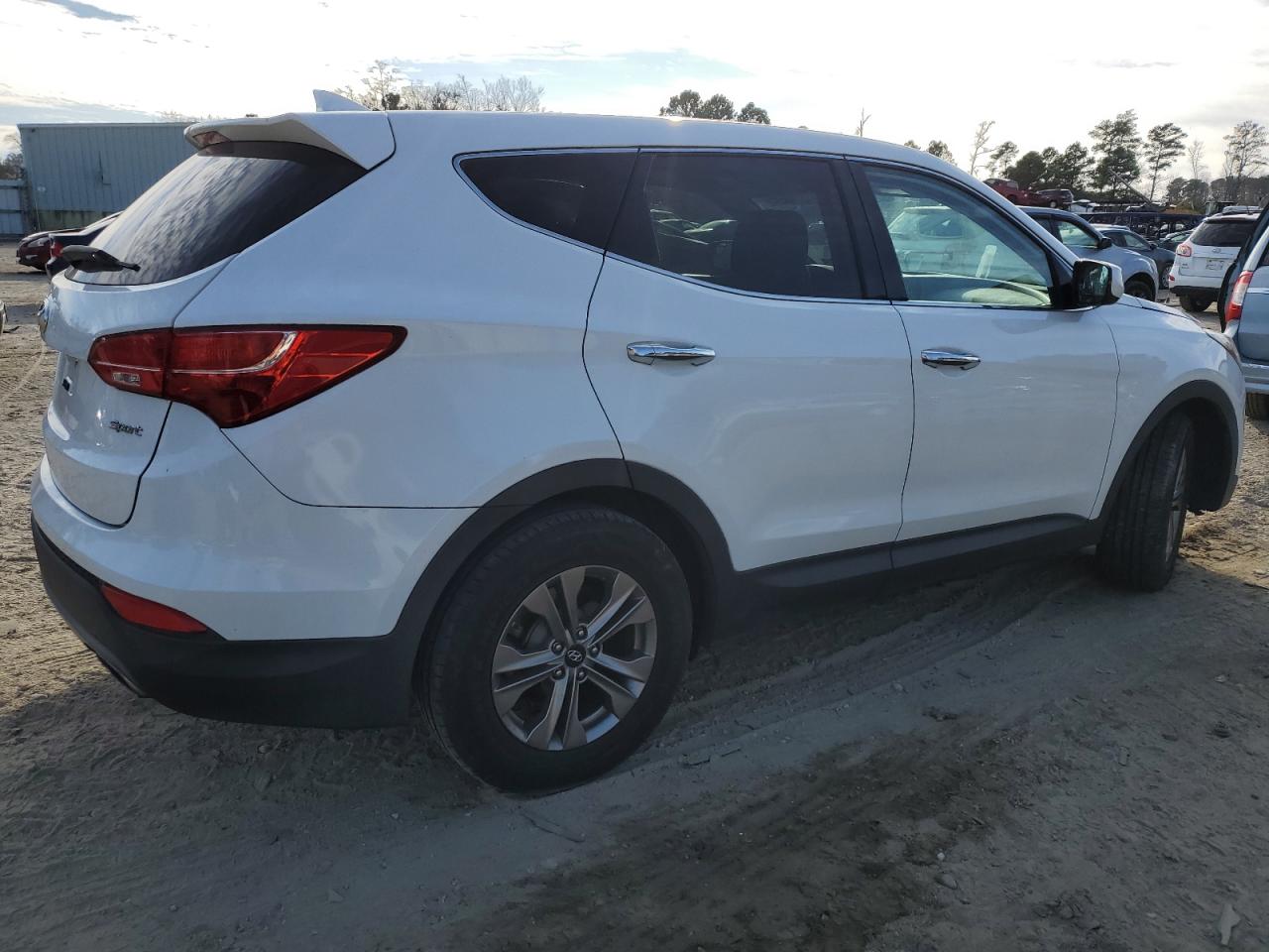 2016 Hyundai Santa Fe - Image 3