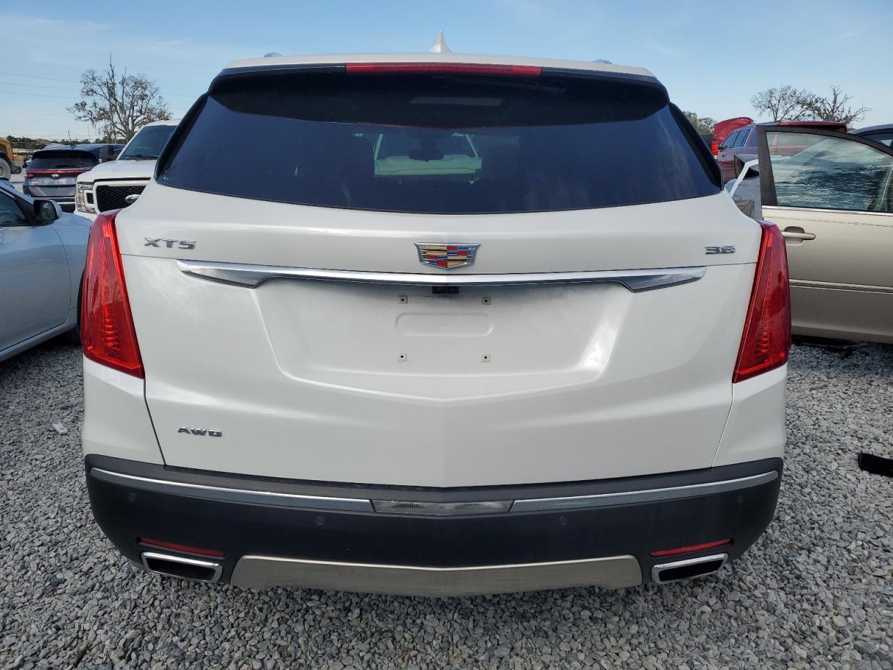 2017 Cadillac XT5 - Image 6
