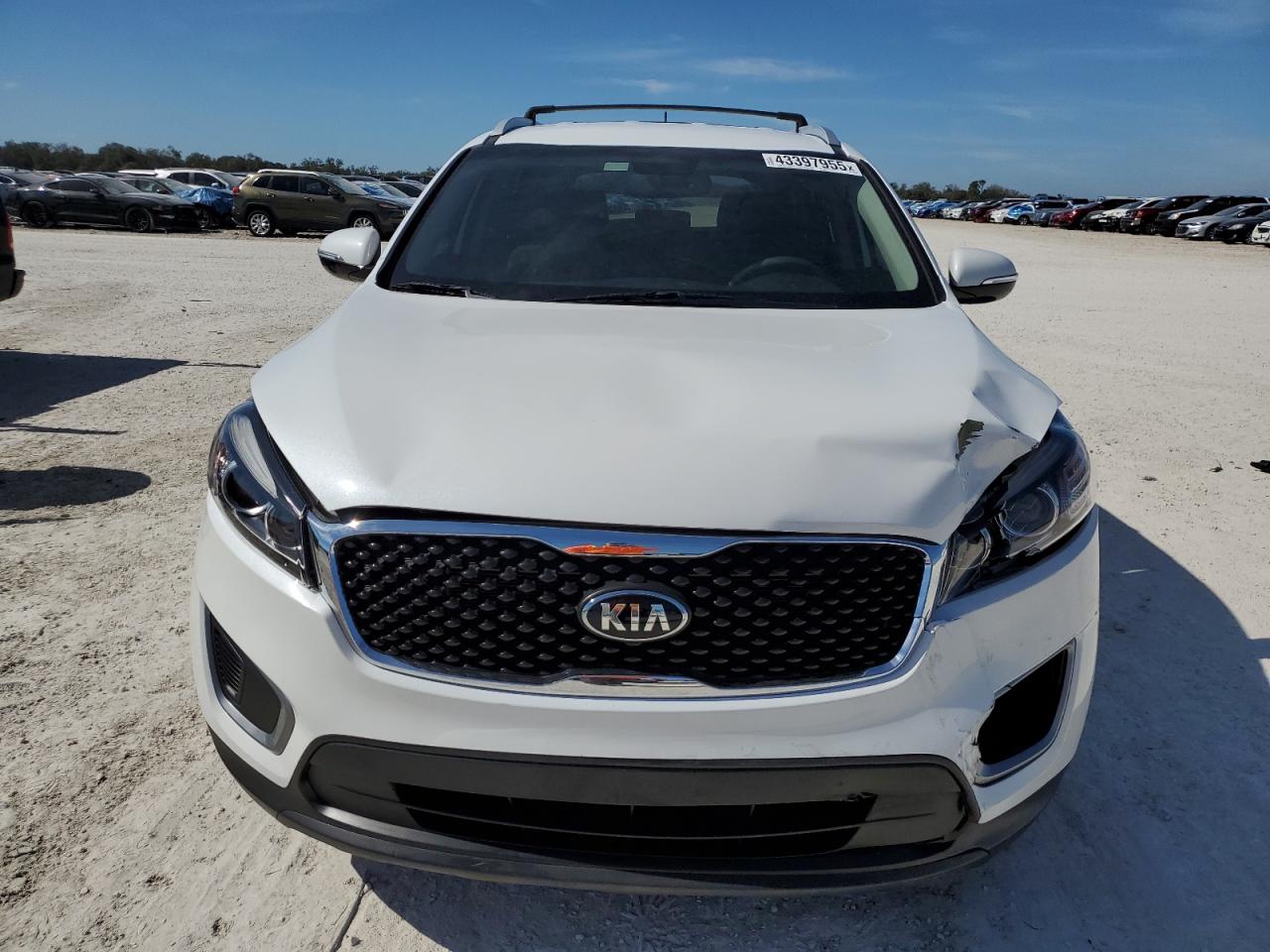 2016 Kia Sorento - Image 5