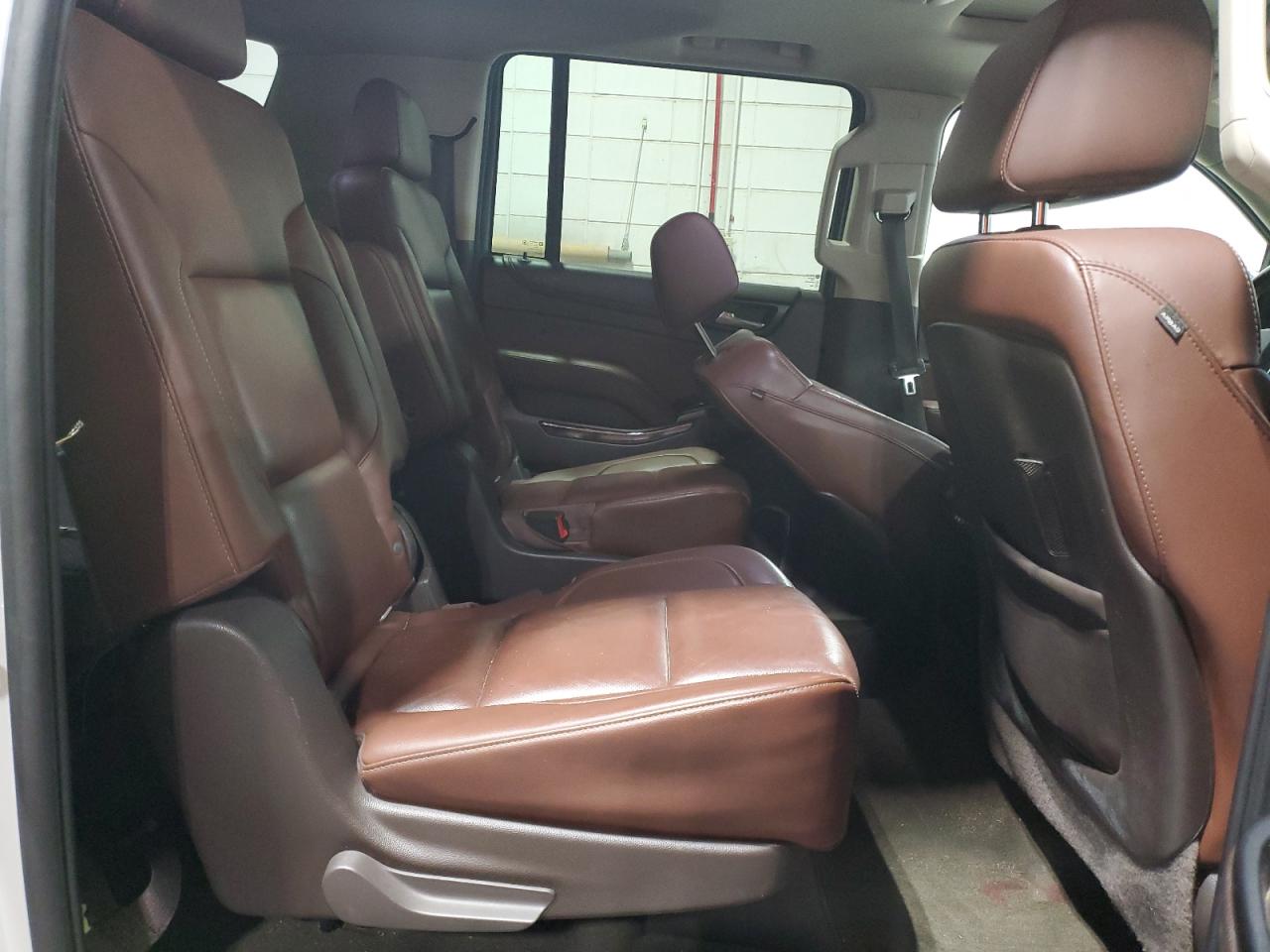 2016 Chevrolet Suburban - Image 11