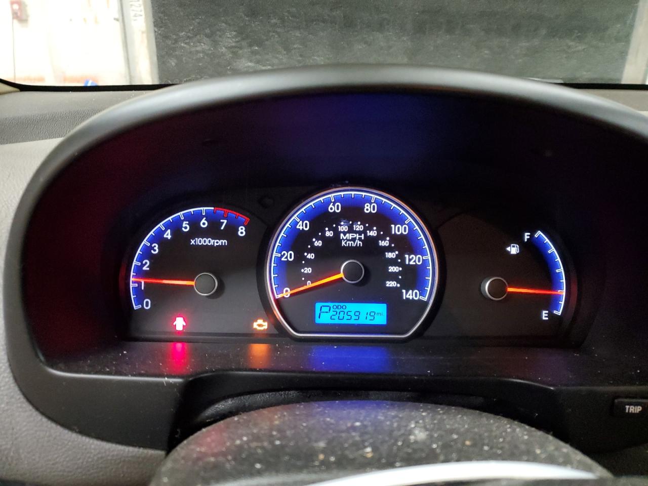 2010 Hyundai Elantra - Image 9