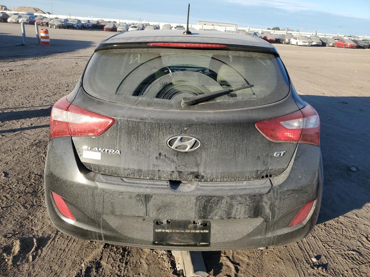 2016 Hyundai Elantra - Image 6